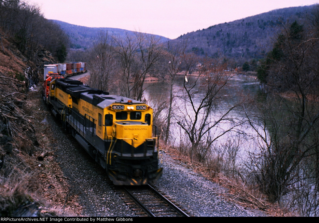 NYSW train SQ555-date approximate 